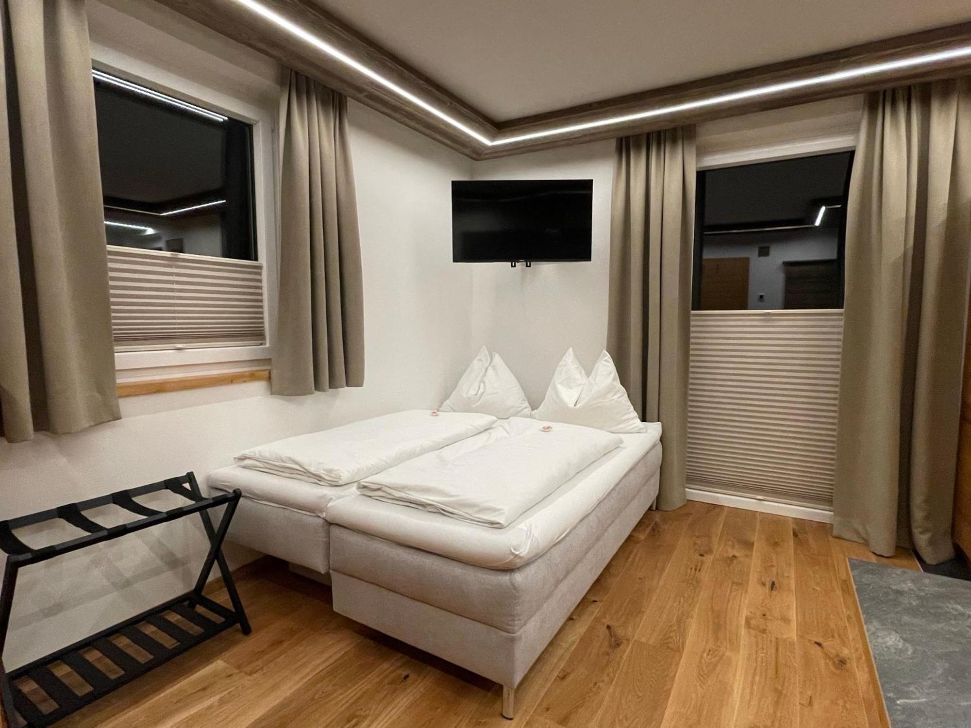 Pension Und Apartment Edelweiss Heiligenblut Esterno foto