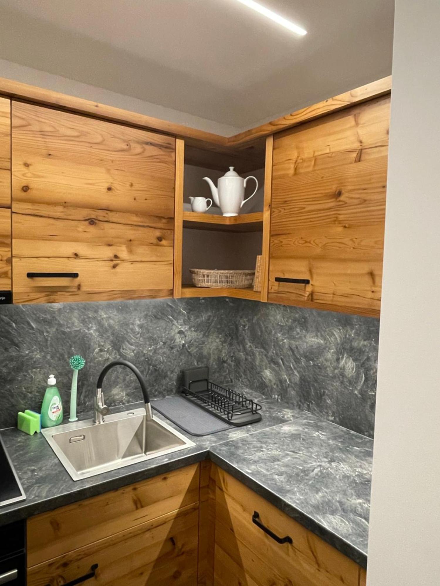 Pension Und Apartment Edelweiss Heiligenblut Esterno foto