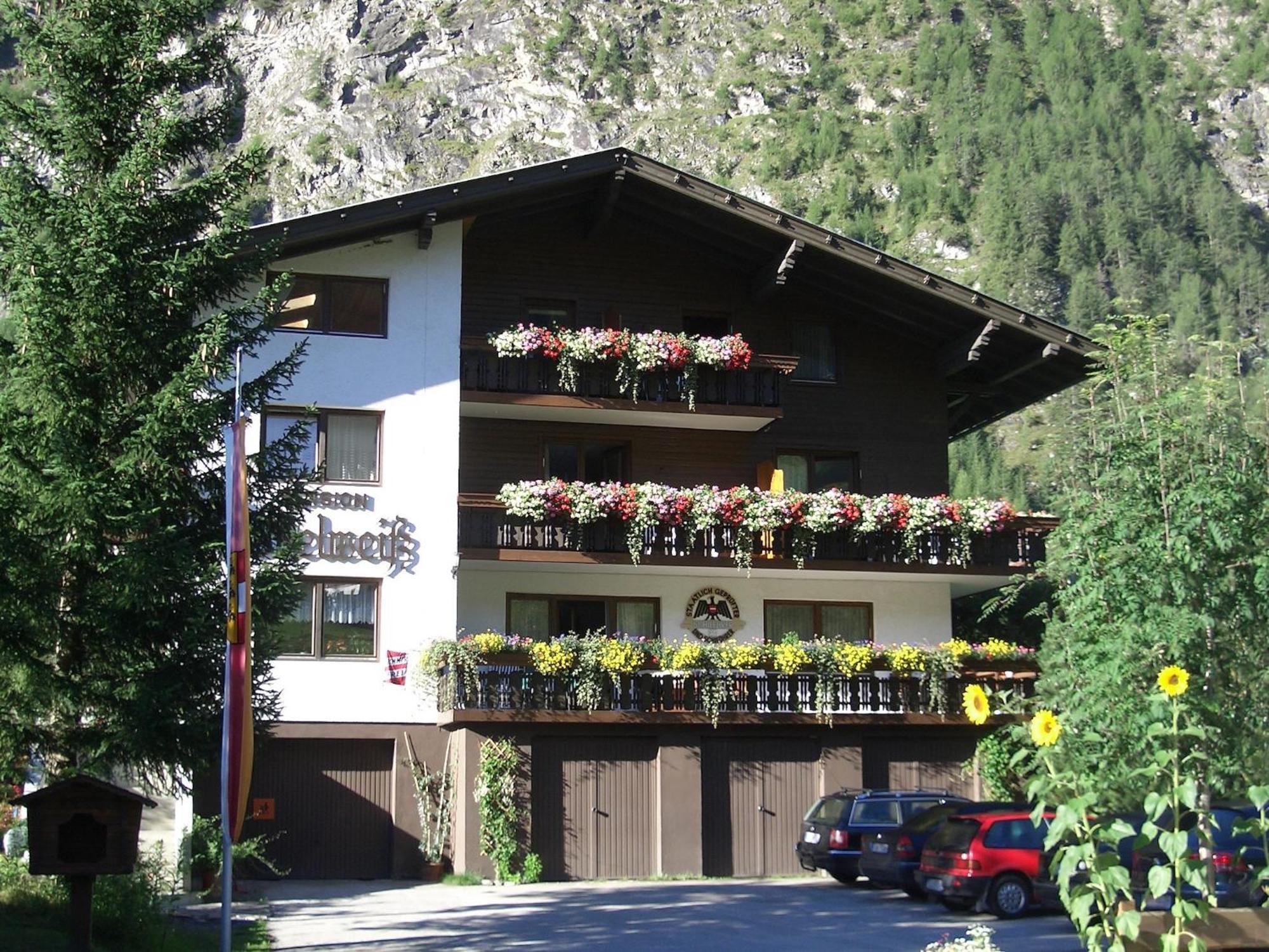 Pension Und Apartment Edelweiss Heiligenblut Esterno foto