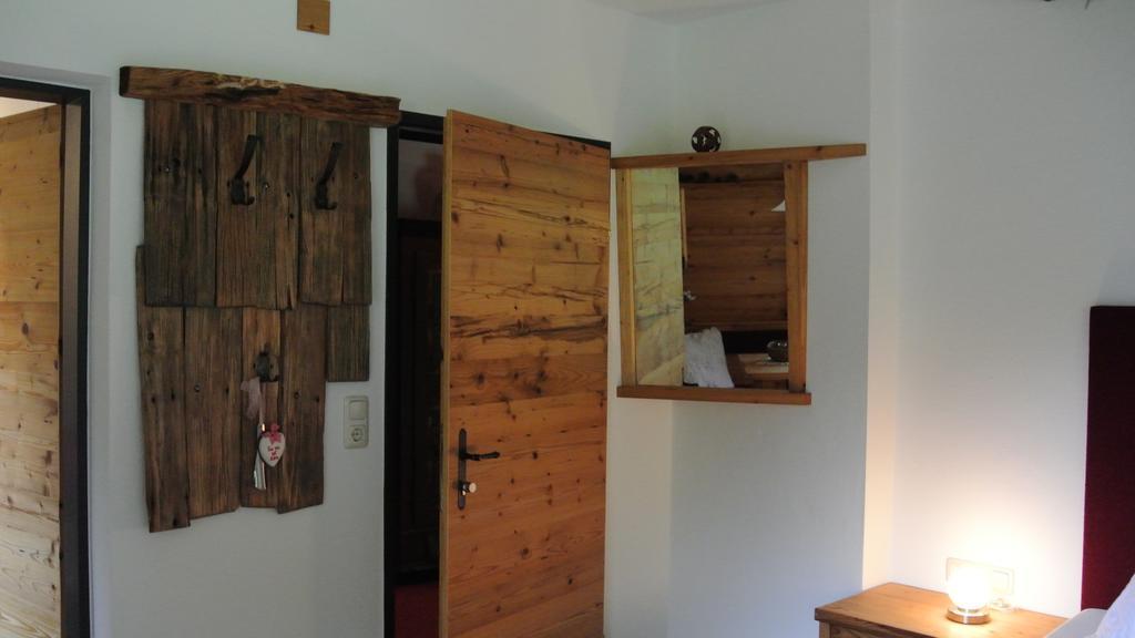 Pension Und Apartment Edelweiss Heiligenblut Esterno foto