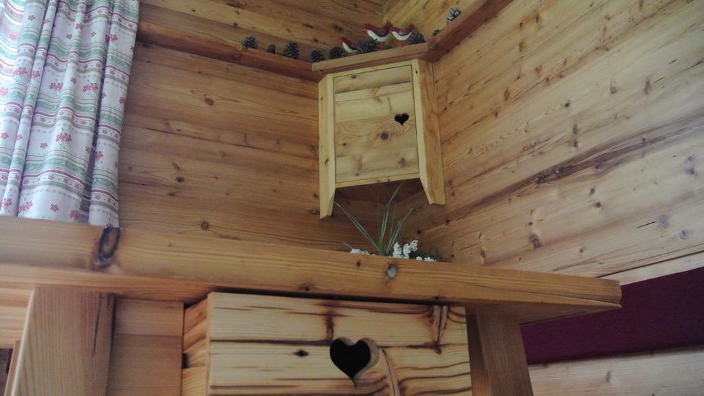 Pension Und Apartment Edelweiss Heiligenblut Esterno foto