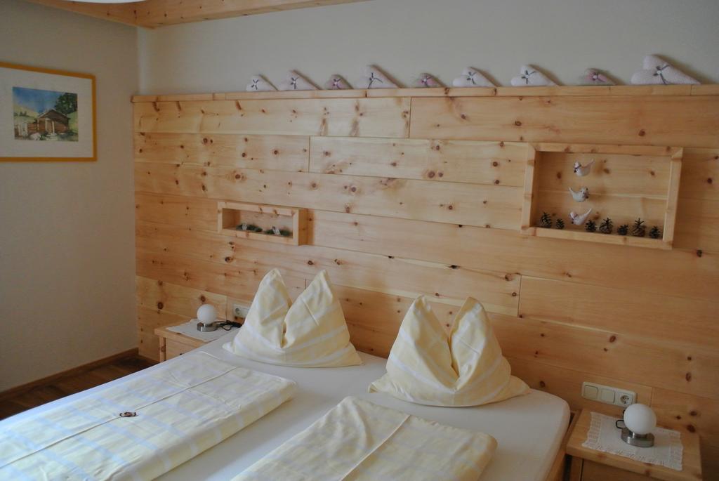 Pension Und Apartment Edelweiss Heiligenblut Esterno foto