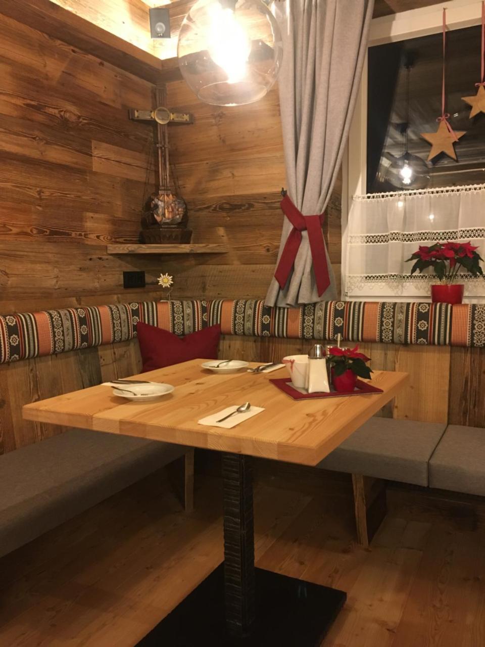 Pension Und Apartment Edelweiss Heiligenblut Esterno foto