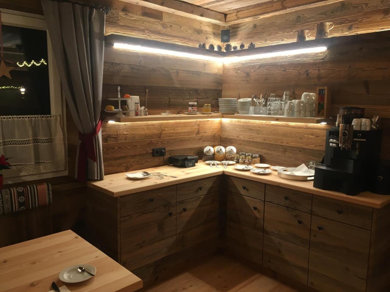 Pension Und Apartment Edelweiss Heiligenblut Esterno foto